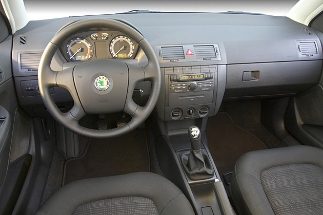 Co je potřeba k montáži aftermarket autorádia do Škoda Fabia 1?